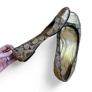 Coach “Celia” Classic Logo Golden Cap Toe Ballet Flats Women’s Size 8 Preppy